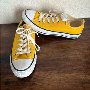 Yellow women’s converse
